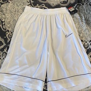 Men’s Large Tall White Nike Basketball Shorts